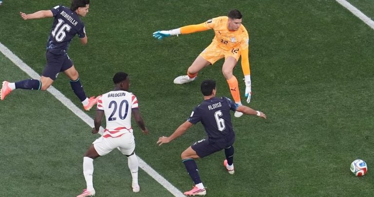 اولین گل به خودی